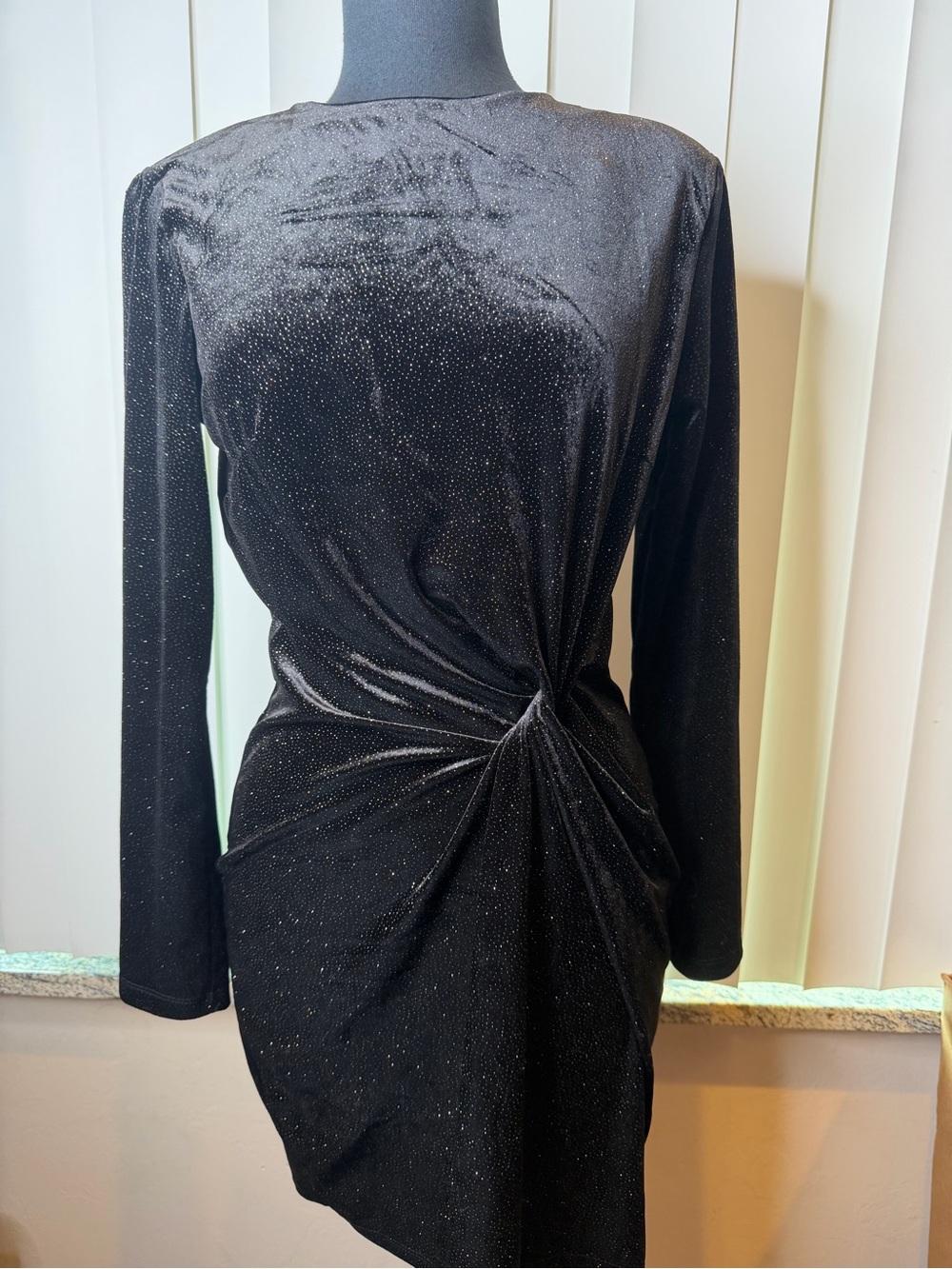 H&M Black Velvet Glitter Long-Sleeve Front Twist Mini Dress Size Medium - Picture 4 of 10